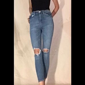 Ripped Juniors Mudd Jean